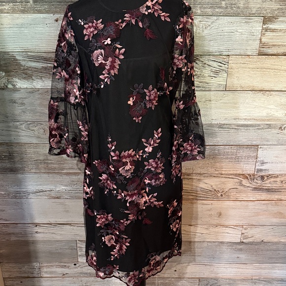 White House Black Market Dresses & Skirts - White House Black Market Black and Burgundy Floral Long Shear Sleeve Dress